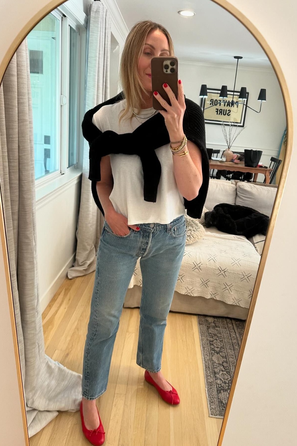  Cropped Tee and Jeans