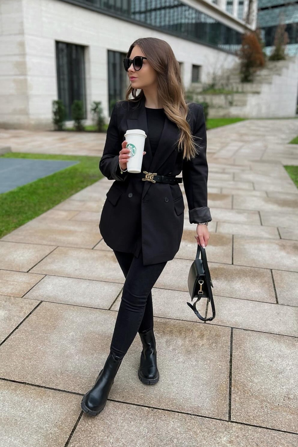 Sleek All-Black Winter Outfit