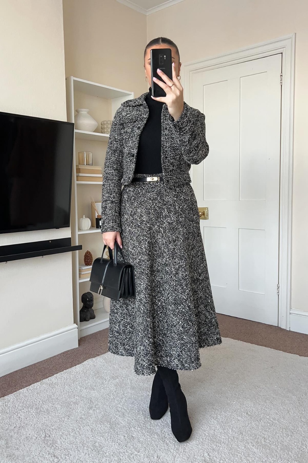 Classic Tweed Winter Outfit