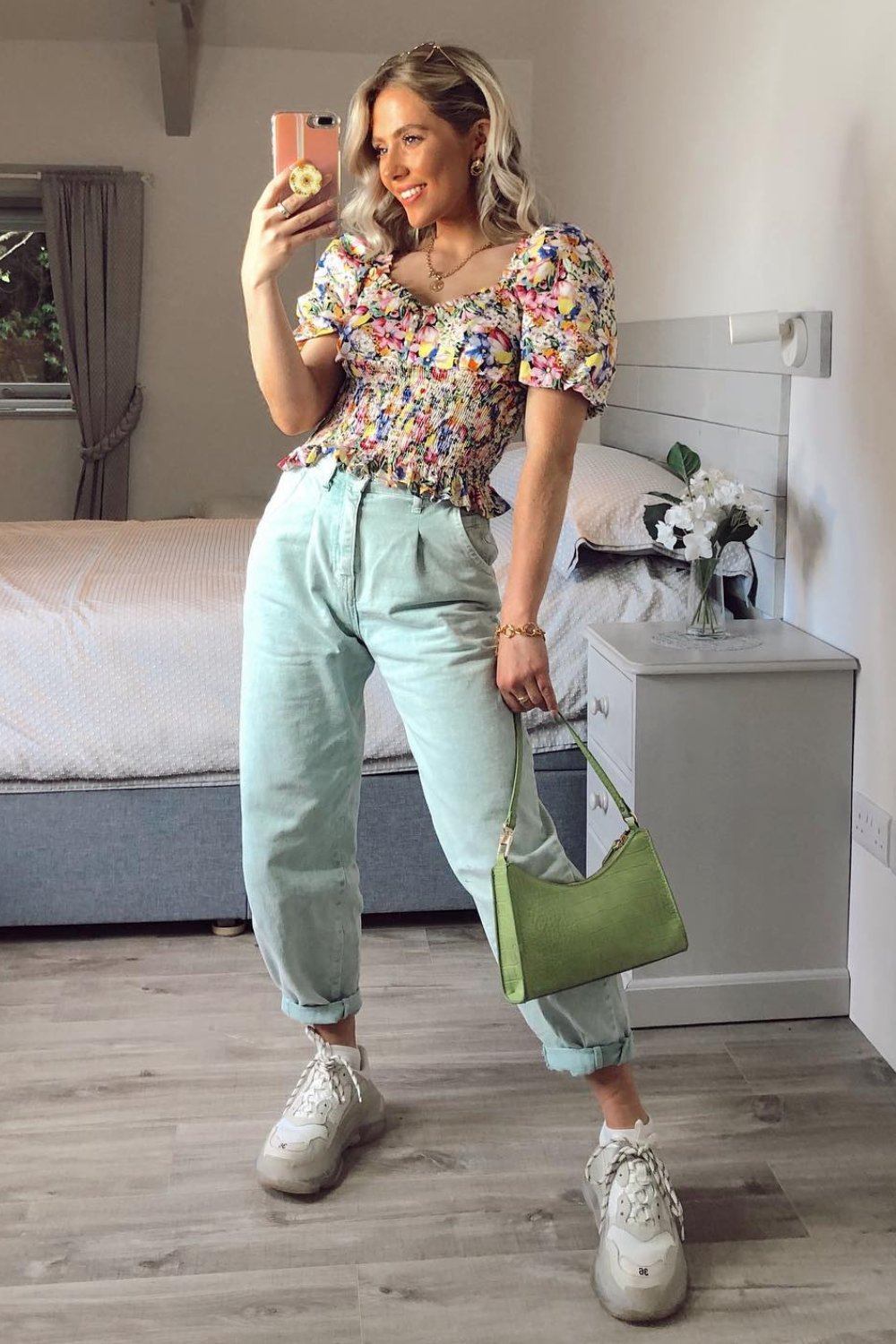 Floral Puff-Sleeve Crop Top + Light Blue Jeans