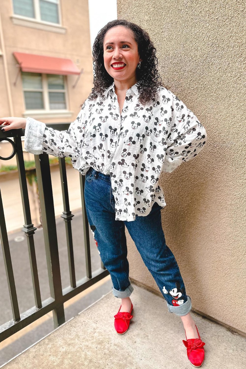 Printed Shirt and Mom Jeans