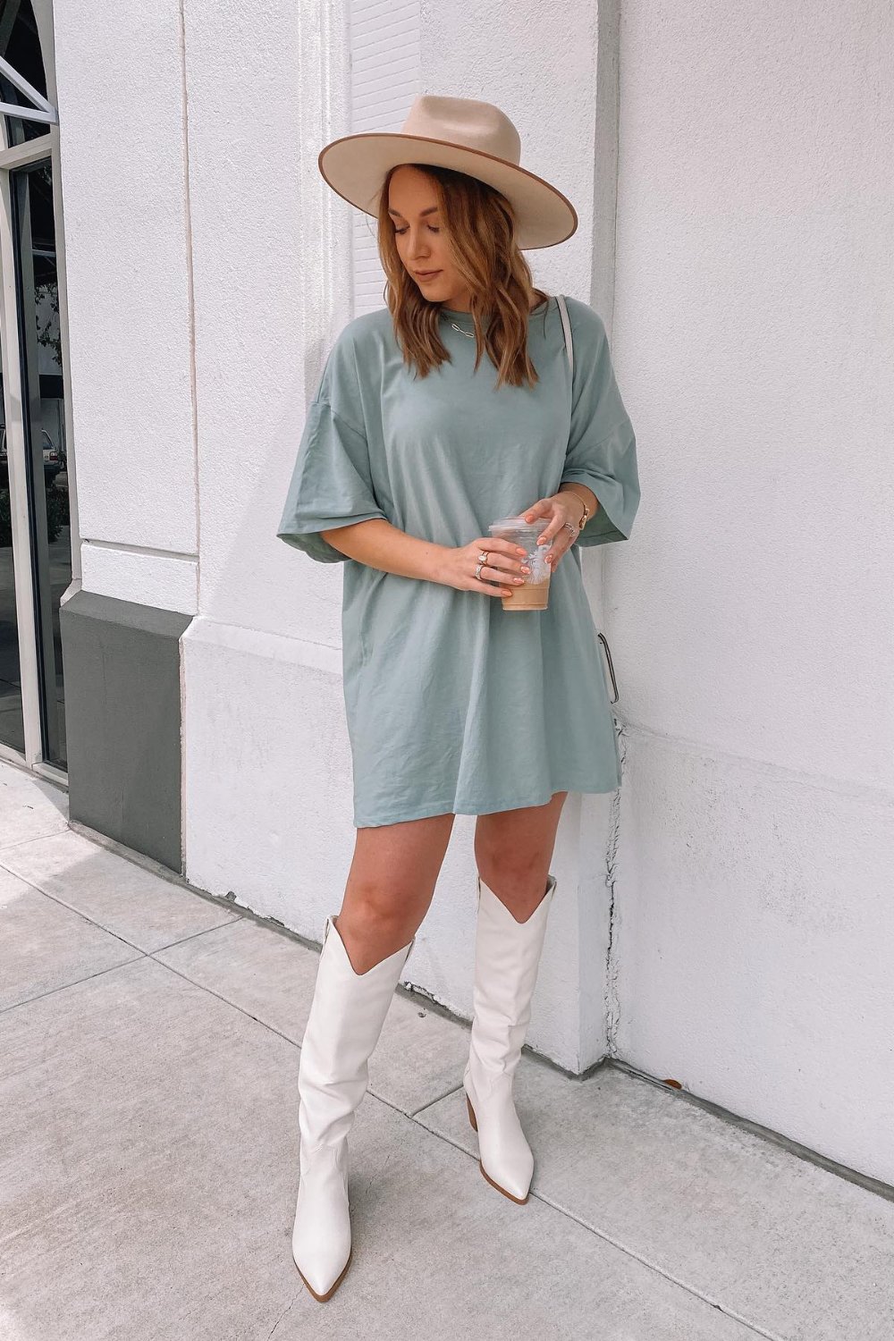 Oversized T-Shirt, Wide-Brim Hat & Knee-High Boots