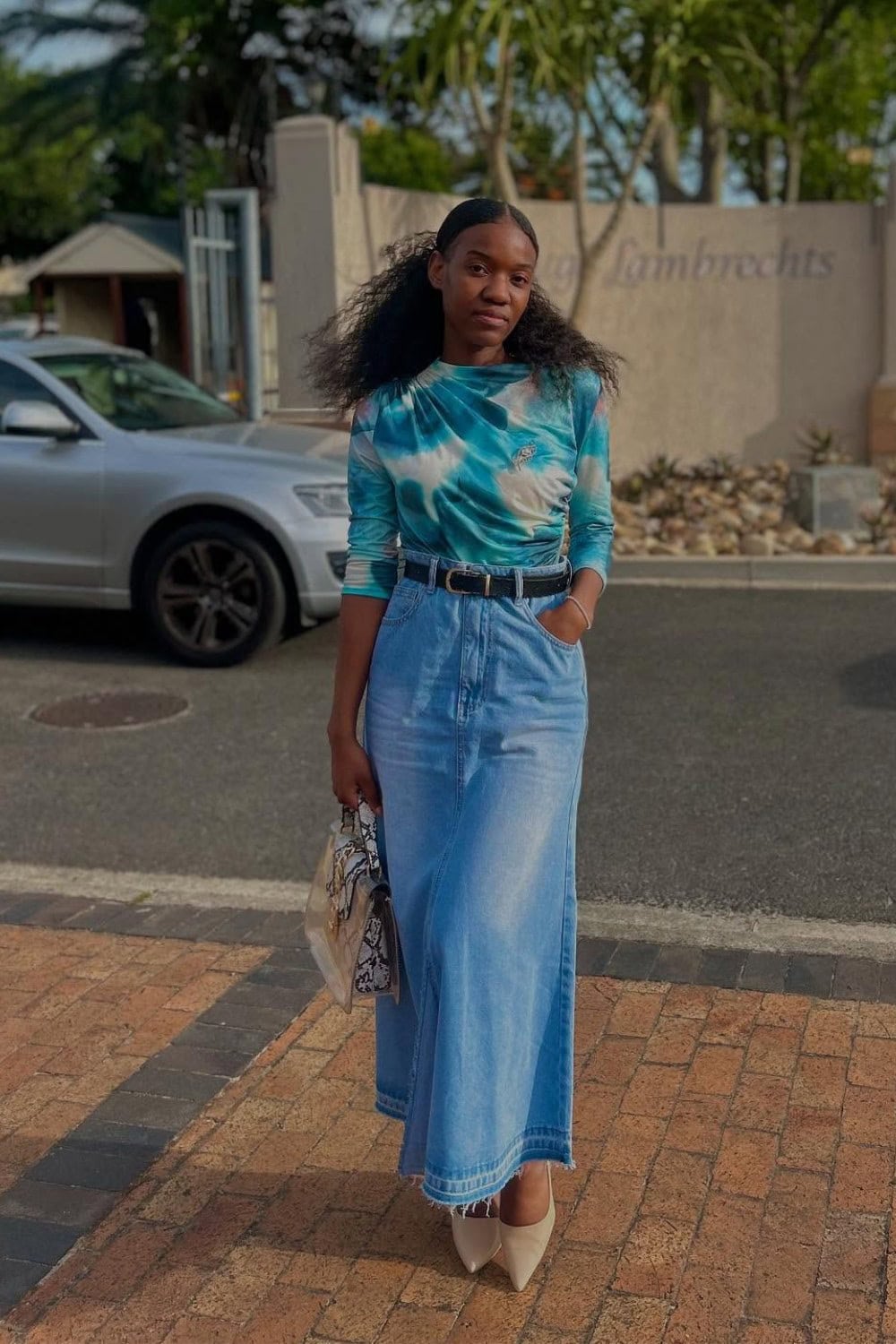 18 Effortlessly Chic Modest Outfits That Combine Style and Comfort