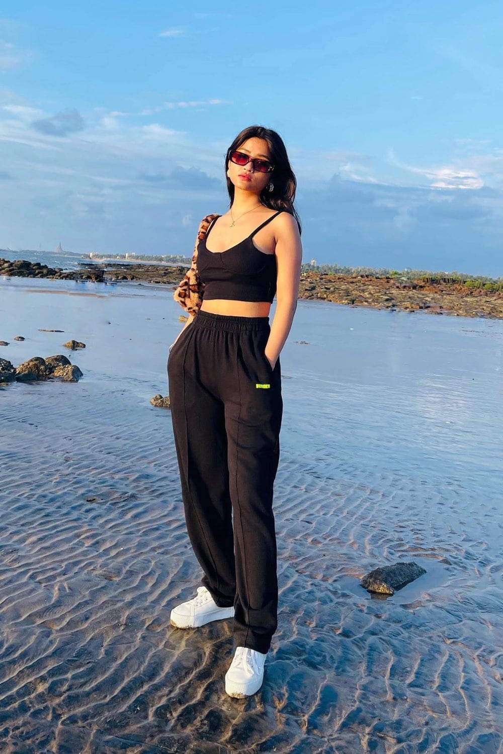 Versatile Black Sweatshirt Pants