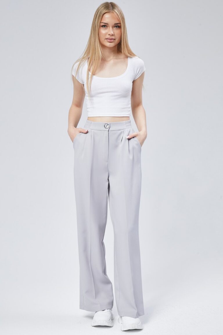 16 Chic Chinos Outfit Ideas To Elevate Your Style 16-chic-chinos-outfit-ideas-to-elevate-your-style